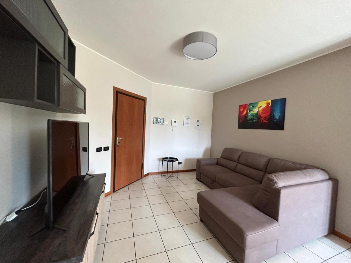 Appartamento Mimosa - Immobili E Soluzioni Rent Brembate Kültér fotó